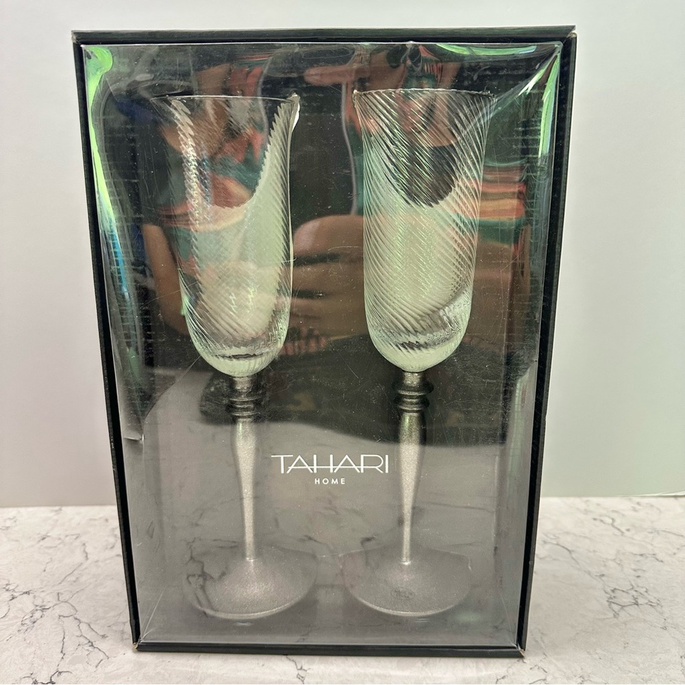 Tahari Home Set of 2 Champagne Flutes Glasses Wedding Anniversary